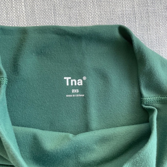 Green biker shorts (Aritzia) - Picture 5 of 5